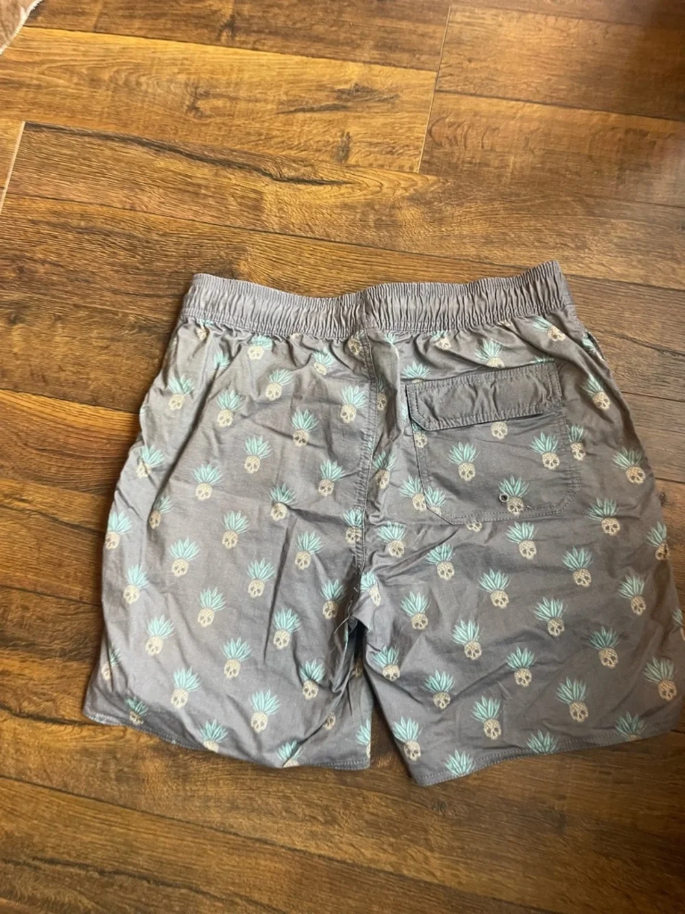 Rare Ron Jon Gray Pineapple Print Men’s Swim Trunks Men’s Small, 3/$15, 5/$20